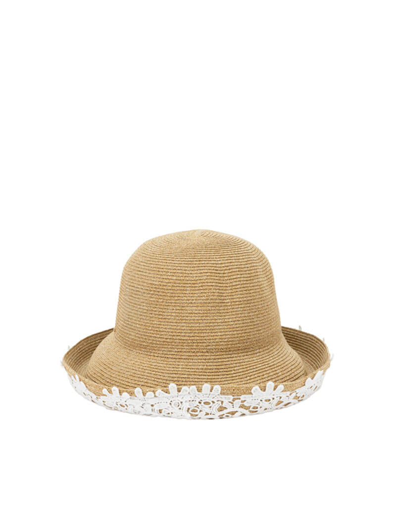 Chapeau en paille à détails en dentelle